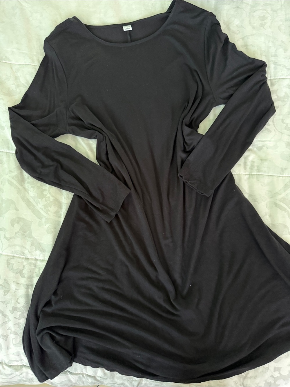 Old Navy Black Long-Sleeve Swing Dress